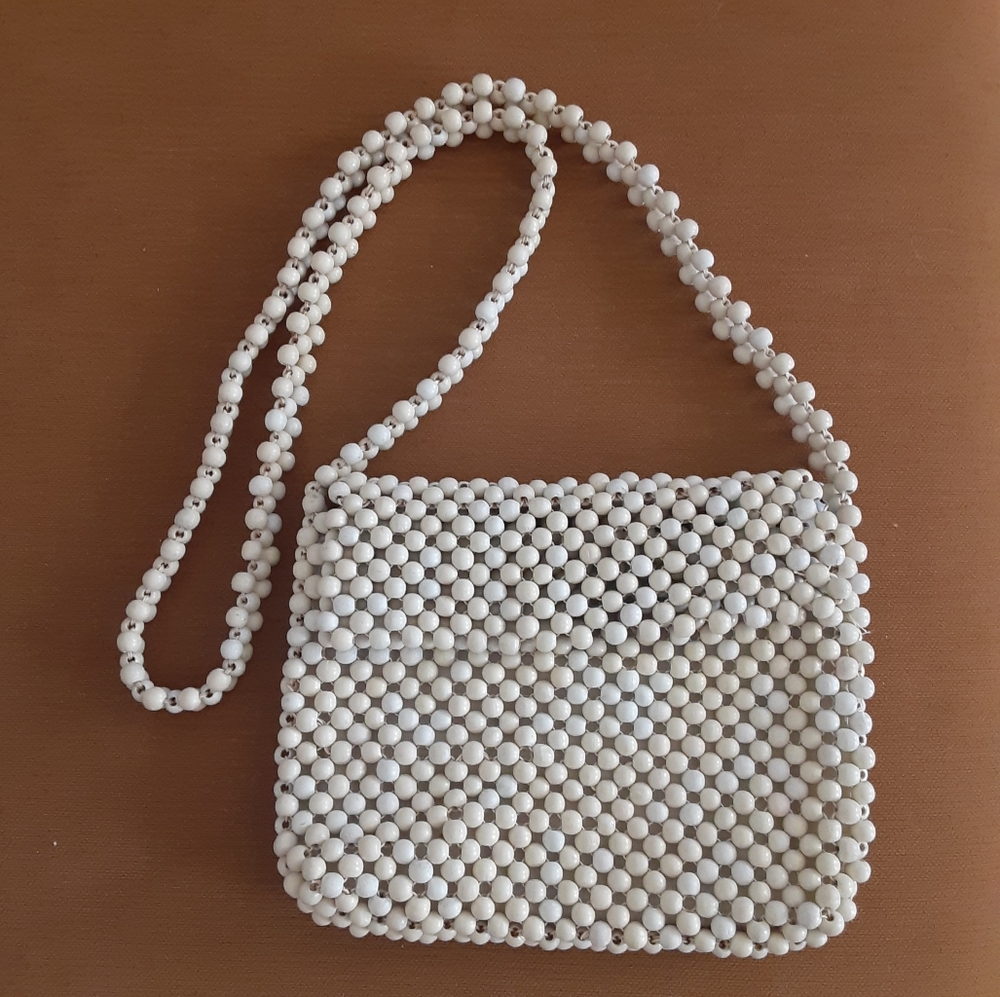 White wooden beaded purse